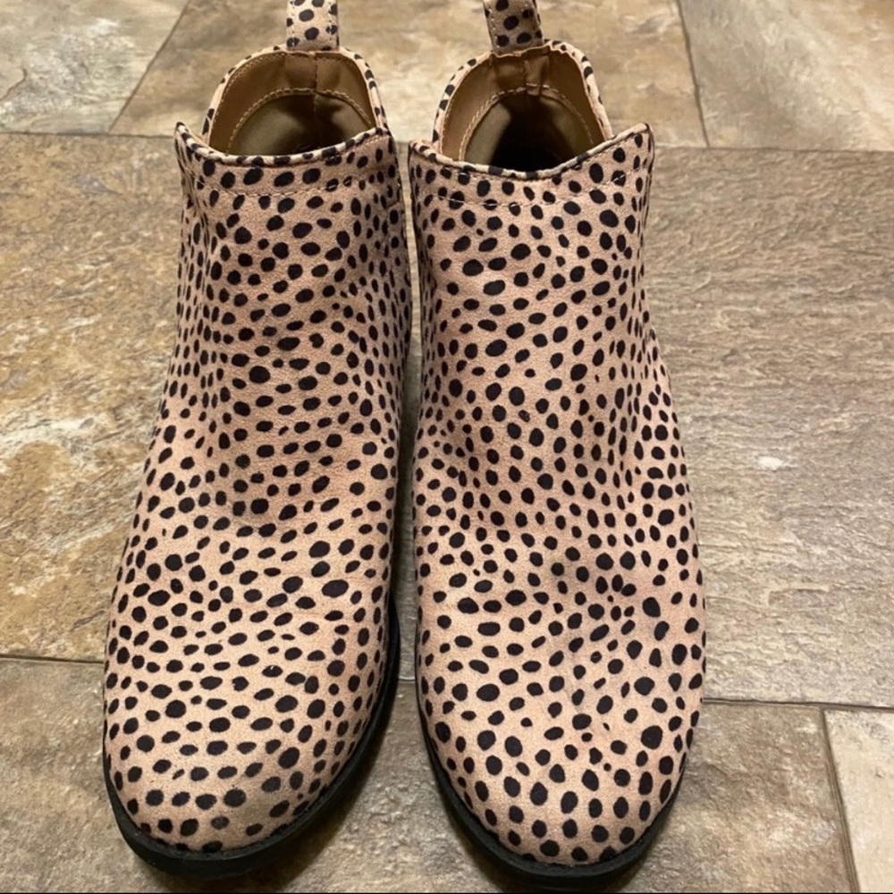 Cheetah Chelsea boots!